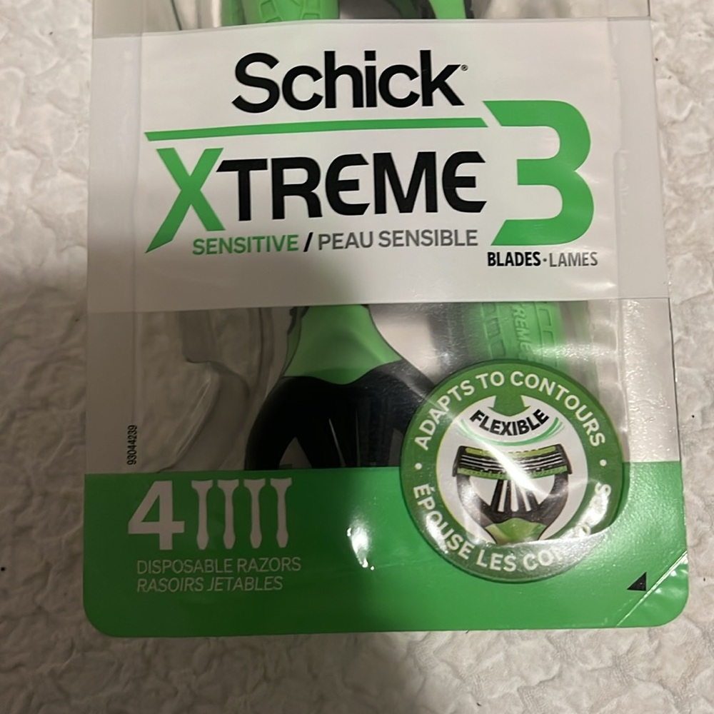NWT Schick Xtreme 3 Disposable Razors - Picture 5 of 6